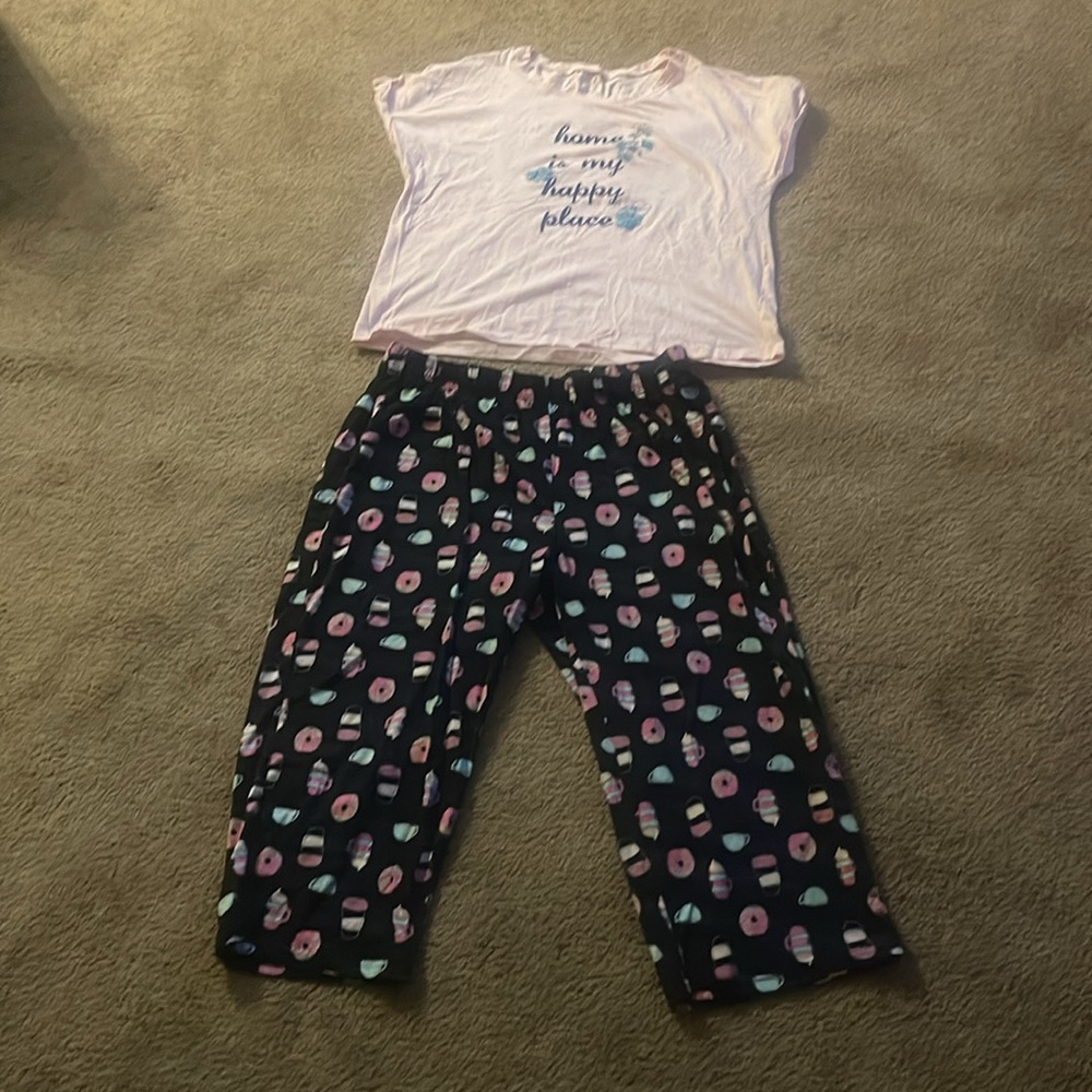 XL PJ set  Excellent condition Smoke/Pet free home